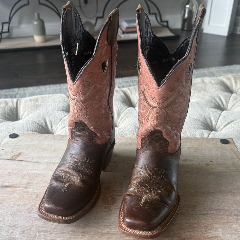Texas Country Women’s 5 Brown and Pink Western‎ Cowboy Boots